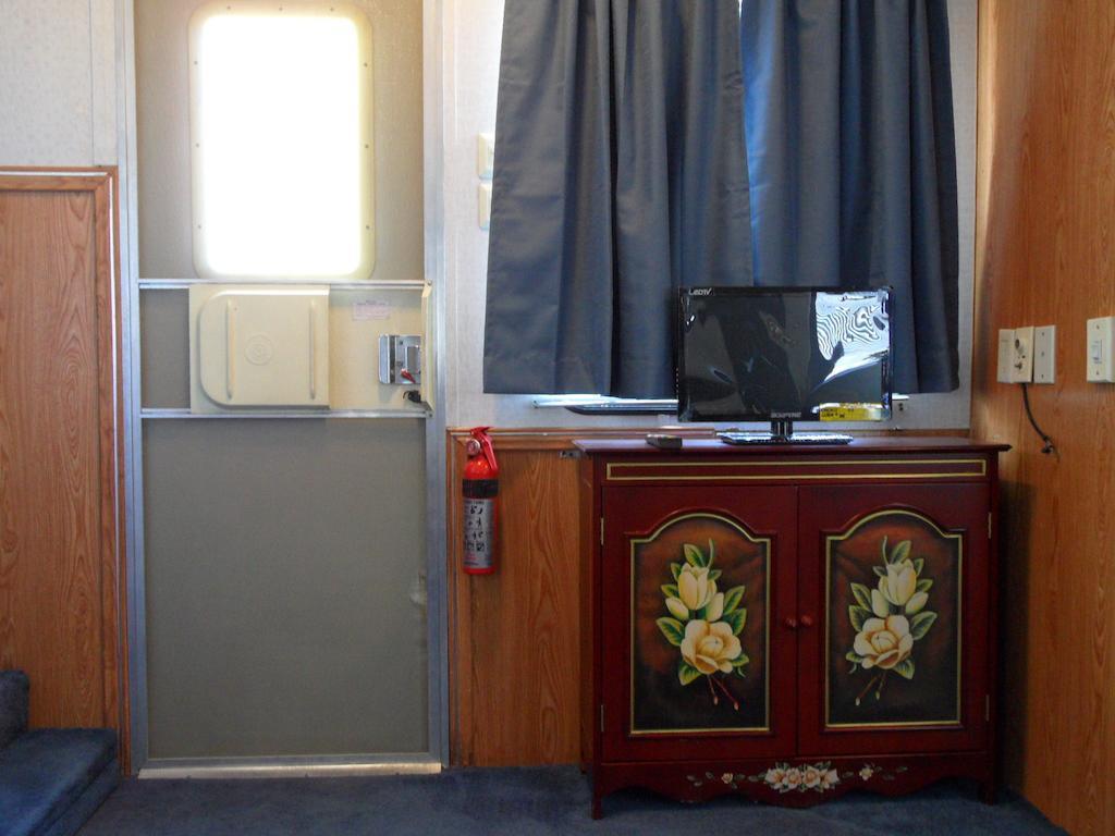 Pahrump Rv Park & Lodging Chambre photo